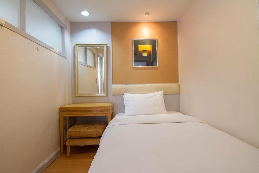 Antique Palace Apartment Bangkok Kültér fotó